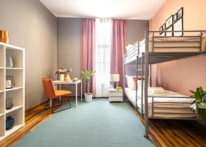 Krasnal Market Square Hostel *