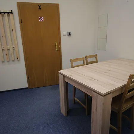 Krasnal Market Square Hostal *