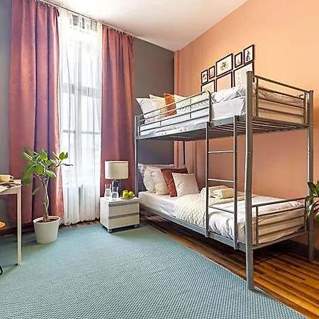 Krasnal Market Square Hostel *
