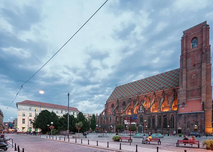 Хостел Krasnal Market Square *